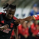 Benfica quer devolver Kaboré ao Man. City