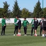 Primeiro treino de João Pereira no Sporting: veja como foi a receção a todos os jogadores