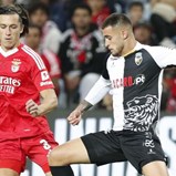 Carreras ganha a Grimaldo a defender