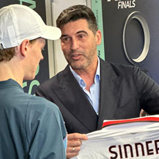 Paulo Fonseca surpreende Sinner com camisola do AC Milan: «Agora espero vê-lo no Milanelo»