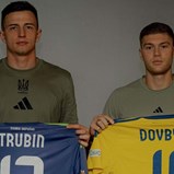 Trubin oferece camisola da seleção para ajudar famílias de Azovstal