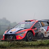 Problema mecânico atrasa Thierry Neuville na luta pelo título mundial