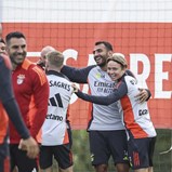 Plantel do Benfica reunido antes das decisões