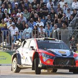 Thierry Neuville sagra-se campeão do mundo de ralis pela primeira vez