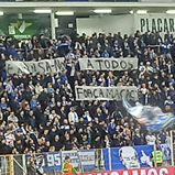 Tarja na zona das claques do FC Porto: «Expulsa-nos a todos. Força Macaco»