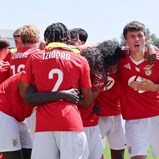 Benfica goleia em Coimbra