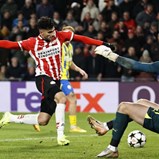 PSV-Shakhtar Donetsk, 3-2: holandeses sorriem ao cair do pano graças a reviravolta épica