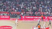 De outro nível: o impressionante ambiente antes do Estrela Vermelha-Partizan... de basquetebol