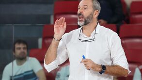 Fernando Sá lamenta descontrolo emocional: «Demasiadas faltas técnicas, temos que estar concentrados»