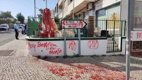 Núcleo do Sporting de Faro vandalizado com inscrições ligadas aos No Name