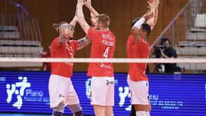 Benfica continua sem perder qualquer set no campeonato