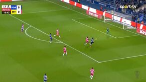 Namaso regressa aos golos: avançado do FC Porto fez assim o primeiro diante do Estoril 