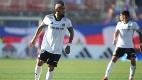 Arturo Vidal e alguns colegas de equipa foram detidos por suspeitas de agressão sexual
