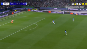Simpson-Pusey não teve pernas para acompanhar Gyökeres: sueco arrancou e só parou quando fez o 1-1