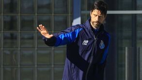 Vítor Bruno leva 26 jogadores para Roma e Iván Jaime fica por terra