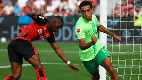 Tiago Tomás mostra-se a Roberto Martínez a partir da Alemanha
