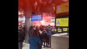 Adeptos do Benfica lançam pirotecnia e provocam paralisação do metro de Munique