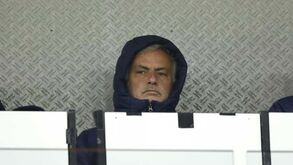 Críticas à arbitragem valem multas pesadas a Mourinho: «Declarações antidesportivas»