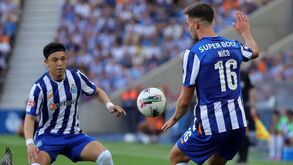 Pepê e Nico recuperam a titularidade na Luz