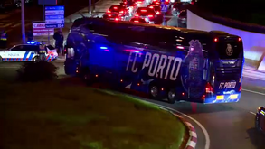 O momento em que o autocarro do FC Porto chegou ao Estádio da Luz