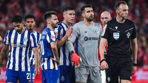 Villas-Boas 'partiu a loiça' no balneário da Luz depois da derrota com o Benfica