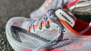 Kiprun KD900.2: 'daily trainer' com aspeto feroz a preço reduzido