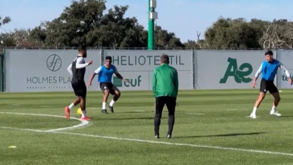 Novas imagens do treino do Sporting com João Pereira ao leme