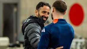 Bruno Fernandes 'apresenta' Amorim: «Defende sempre os seus jogadores e protege-os para poderem brilhar»
