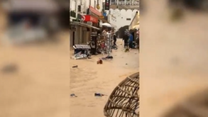 Cinco minutos de chuva inundaram ruas em Albufeira