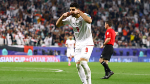 Jogo 'louco' de Taremi no Irão: fez três assistências, marcou um autogolo e... falhou um penálti