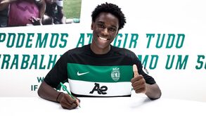 Lateral Gonçalo Correia assina contrato profissional com o Sporting: «Sonhava com isto desde os 4 anos»