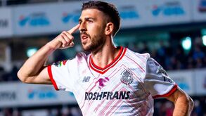 Agora pensem: Paulinho não dá chance à concorrência na Liga MX