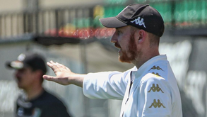 Ian Cathro chama quatro sub-23