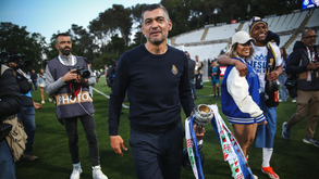 Sérgio Cinquentão olha em frente