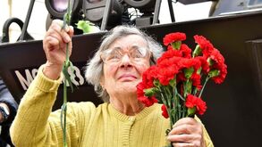Morreu Celeste Caeiro, a mulher que tornou o cravo símbolo do 25 de Abril