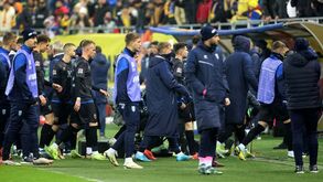Roménia-Kosovo suspenso após ultras romenos cantarem 