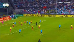 Ugarte assina golo da vitória tardia do Uruguai frente à Colômbia