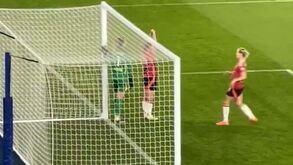 Surreal: Manchester United inventa tática para as bolas paradas que está a dar que falar