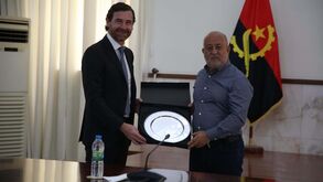 Visita a academia de futebol e reunião com governador de Luanda: novas imagens de Villas-Boas em Angola