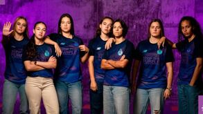 Equipa feminina do FC Porto junta-se à APAV em campanha 'Stop the purple' contra a violência doméstica