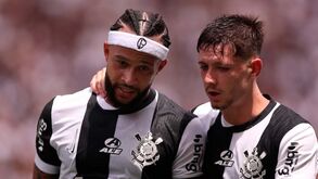 Ídolo da torcida: Corinthians vai lançar boneco de Depay