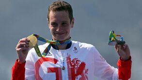 Bicampeão olímpico de triatlo Alistair Brownlee retira-se