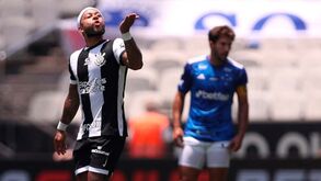 Assim até dá gosto: Depay regista arranque de luxo no Corinthians