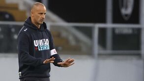 Silas incrédulo com polémica no V. Guimarães-U. Leiria: «Decidem que não é penálti passado 4 minutos...»