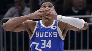 Antetokounmpo também 'usa' máscara: festejo de Gyökeres chega à NBA