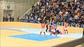 Do penálti falhado nos últimos segundos à confusão entre jogadores: as imagens do final quente do FC Porto-Benfica