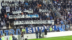 Adeptos do FC Porto voltam a exibir nova tarja após o 2.º golo do Moreirense