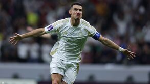 Bis de Cristiano Ronaldo e assistência de Otávio na vitória do Al Nassr na Liga dos Campeões Asiática