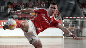 A crónica do Benfica-Quinta dos Lombos, 10-1: águia esmaga e chega ao topo