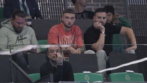 Espectador especial no futsal: Debast aproveitou baixa e foi assistir à elite no João Rocha
